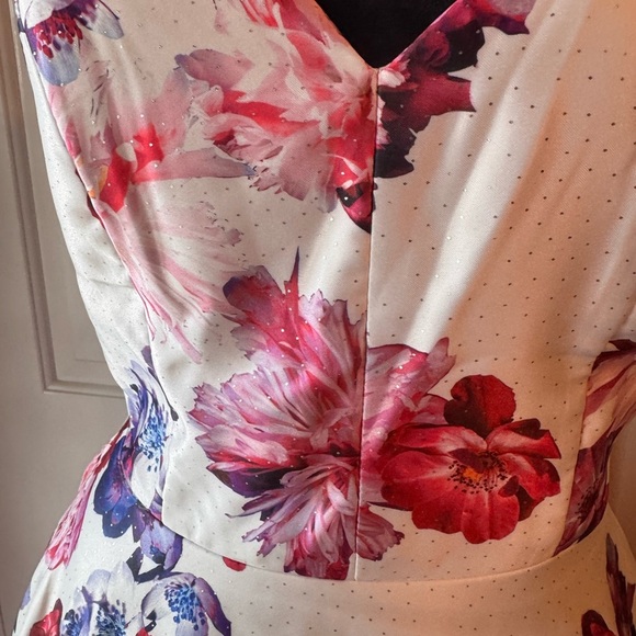 Stunning City Studio Multicolor Floral Gown size 7 P Femme NWT - Picture 8 of 15